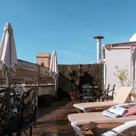 Con Encanto En Patio Sevillano セビリア